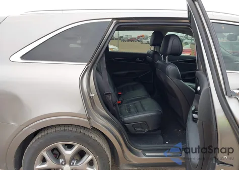 2016 Kia Sorento 3.3L Sx z USA, uszkodzony, nr VIN 5XYPK4A54GG037681